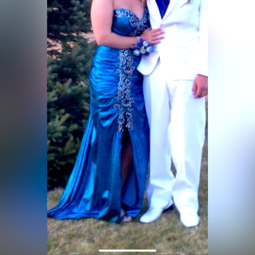 Beautiful blue prom dress.